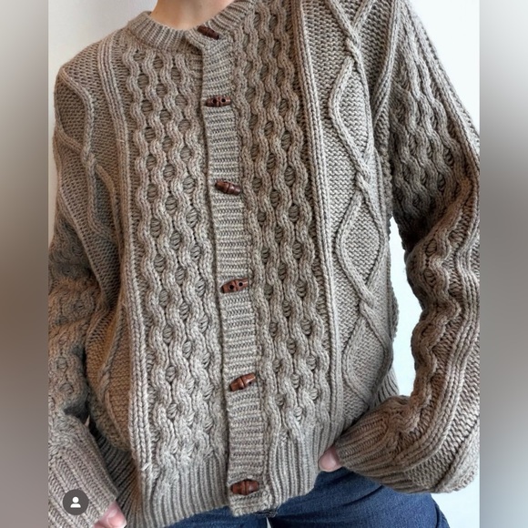Cable Knit Wooden Toggle Cardigan Sweater - Picture 2 of 7